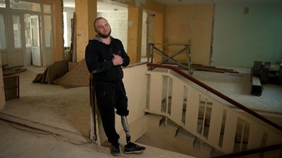 У Чернігові ветерани війни на протезах ремонтують приміщення для простору "Серцевір" У Чернігові ветерани війни на протезах ремонтують приміщення для простору "Серцевір"