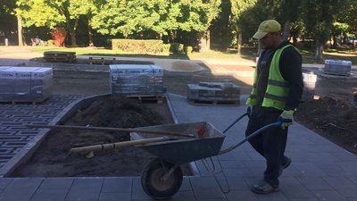 Екобруківка, нові дерева і ліхтарі: як зміниться після ремонту площа перед РАЦСом у Луцьку Екобруківка, нові дерева і ліхтарі: як зміниться після ремонту площа перед РАЦСом у Луцьку