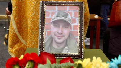 На війні з Росією загинули бійці з чотирьох громад Кіровоградщини На війні з Росією загинули бійці з чотирьох громад Кіровоградщини