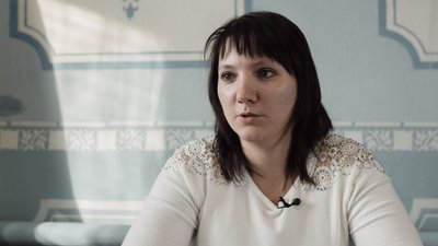 "Боїмося навіть вийти з дому" — як живе село Нові Вирки на Сумщині за кілька кілометрів від РФ "Боїмося навіть вийти з дому" — як живе село Нові Вирки на Сумщині за кілька кілометрів від РФ