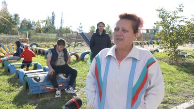 "Вся Україна бореться із цим лихом". Багатодітна родина зі Степногірська розповіла про життя під обстрілами
