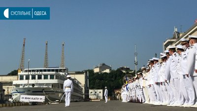 День ВМСУ: Зеленський нагородив посмертно викладачку коледжа економіки та рятувальника