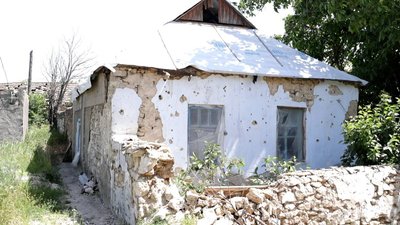 Обстріляне житло