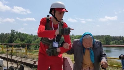 Дорога життя: спогади волонтерки, яка допомагала евакуюватися жителям Харківщини через дамбу Дорога життя: спогади волонтерки, яка допомагала евакуюватися жителям Харківщини через дамбу