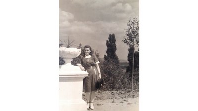 Цифровой архів української вуличної моди ХХ сторіччя шукає світлини з сімейних архівів