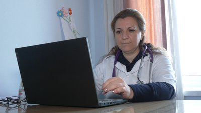"Я не звикла не працювати": дитяча лікарка з Києва влаштувалась на роботу на Рівненщині "Я не звикла не працювати": дитяча лікарка з Києва влаштувалась на роботу на Рівненщині