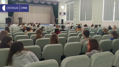 3,5 години на тест. У Сумах абітурієнти складають пробне ЗНО 3,5 години на тест. У Сумах абітурієнти складають пробне ЗНО