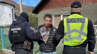 Продавав наркотики рослинного походження: у Воловці на Закарпатті затримали підозрюваного