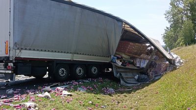 На Львівщині на трасі Київ-Чоп трапилася аварія: є ускладнення у русі транспорту На Львівщині на трасі Київ-Чоп трапилася аварія: є ускладнення у русі транспорту