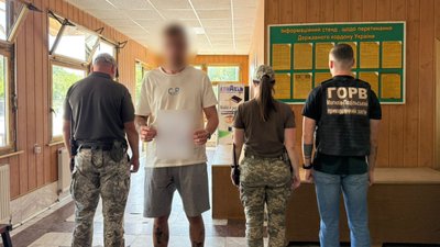 Чоловік, якого зупинили прикордонники