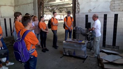 У Херсоні перероблятимуть пластикові кришечки: команда школярів виграла грантове обладнання