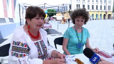 На День Конституції у Житомирі працювало містечко народних ремесел із майстер-класами На День Конституції у Житомирі працювало містечко народних ремесел із майстер-класами