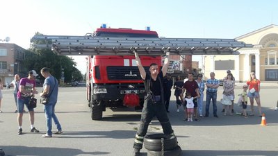 Олександрійські рятувальники встановили рекорд зі швидкісного піднімання драбини