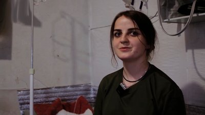 Дівчина-військова, Надія Озар