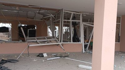 РФ скинула керовані авіабомби по Липцях під Харковом: пошкоджені будинки та ліцей РФ скинула керовані авіабомби по Липцях під Харковом: пошкоджені будинки та ліцей