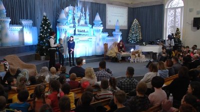 Дітям з інтернатів та притулків Одещини вручили іменні подарунки Дітям з інтернатів та притулків Одещини вручили іменні подарунки