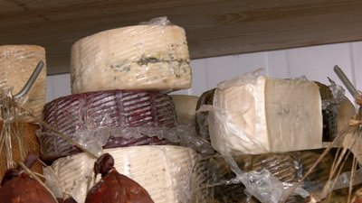 "Довелося скоротити поголів'я": фермер із Донеччини не може вигодувати кіз, яких перевіз на Волинь "Довелося скоротити поголів'я": фермер із Донеччини не може вигодувати кіз, яких перевіз на Волинь