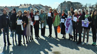 Акція «Підтримаймо жінок і дівчат» відбулася в Ужгороді