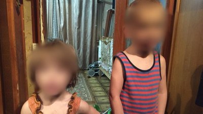 У Херсоні мати покинула малолітніх дітей на співмешканця, а він хотів їх вигнати на вулицю