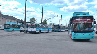 Зараз парк "Елетротрансу" налічує 104 тролейбуси, 32 з них нові. Зараз парк "Елетротрансу" налічує 104 тролейбуси, 32 з них нові.
