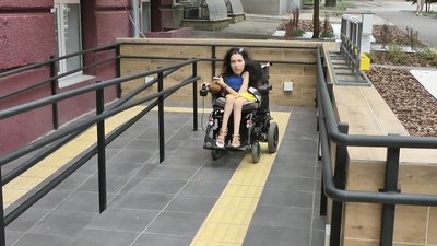 У Запоріжжі відкрили інклюзивну бібліотеку