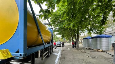 Червоний Хрест реалізує проєкт з забезпечення миколаївців водою Червоний Хрест реалізує проєкт з забезпечення миколаївців водою