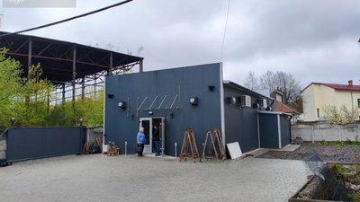 Будівля поминального дому у Золочеві