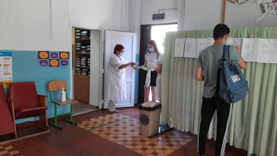 ЗНО з біології: як відбувалося тестування у Миколаєві ЗНО з біології: як відбувалося тестування у Миколаєві