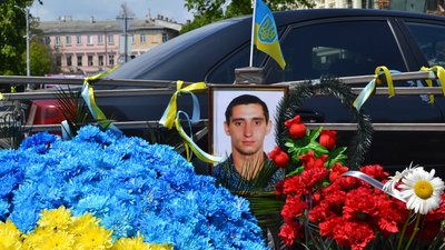Пускають по двоє та в масках: як проходять роковини 2 травня Одесі Пускають по двоє та в масках: як проходять роковини 2 травня Одесі