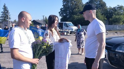 Зустріли військового Сергія Восінського після понад трьох років у полоні
