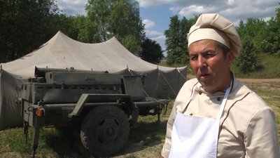 Пішов до війська і став кухарем: історія багатодітного батька з Хмельниччини Олександра Хомюка Пішов до війська і став кухарем: історія багатодітного батька з Хмельниччини Олександра Хомюка