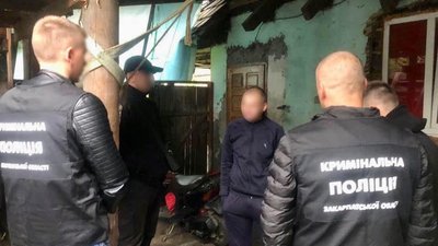 Закарпатця підозрюють у підпалі торгового кіоску через "неприязні відносини з орендарем"
