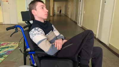 Львівські хірурги прооперували хлопця із захворюванням схожим на параліч Львівські хірурги прооперували хлопця із захворюванням схожим на параліч