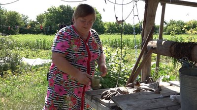 "З неприємним присмаком та не для вживання": в селі на Черкащині нечистоти потрапляють до криниць
