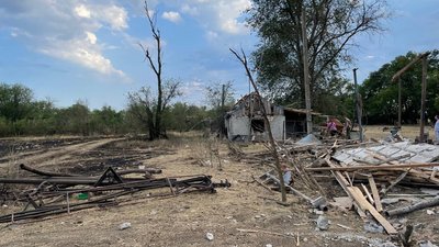 Росіяни обстріляли сільськогосподарські ангари в Одеській області. Фоторепортаж Росіяни обстріляли сільськогосподарські ангари в Одеській області. Фоторепортаж