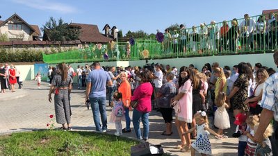 Температуру на вході та у самому приміщенні закладу не міряли, - кореспондент Суспільного. Фото: Суспільне Температуру на вході та у самому приміщенні закладу не міряли, - кореспондент Суспільного. Фото: Суспільне