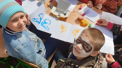 Рекордну суму можуть зібрати волонтери під час акції "Купи зустріч – подаруй дитині свято"