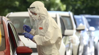 Латвія зобов'язала трудових мігрантів здавати два тести на COVID-19
