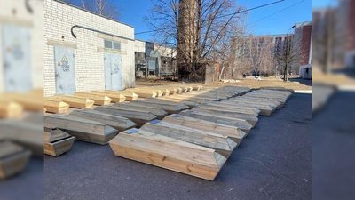 200 тіл, які були поховані у парку Ялівщина під час блокади Чернігова, перепоховали на кладовищі "Яцево" 200 тіл, які були поховані у парку Ялівщина під час блокади Чернігова, перепоховали на кладовищі "Яцево"