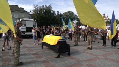 У Рівному попрощалися з військовим з Донеччини Олександром Дубовим
