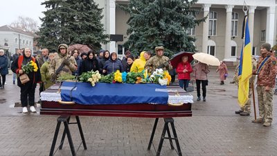Встановили за експертизою ДНК: на Волині попрощалися з танкістом, який загинув майже два роки тому Встановили за експертизою ДНК: на Волині попрощалися з танкістом, який загинув майже два роки тому