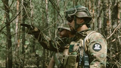 "Я одружений на війні": черкащанин після поранення готується на фронт і навчає молодь