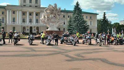 "Мотопробіг єдності-2021" триватиме два тижні і проляже через різні міста України - від Ужгорода до острова Хортиця. Фото: Суспільне. Поділля. "Мотопробіг єдності-2021" триватиме два тижні і проляже через різні міста України - від Ужгорода до острова Хортиця. Фото: Суспільне. Поділля.