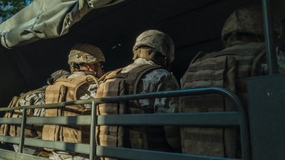 "Не знаю, де і в якому підрозділі мій чоловік". Історія переселенки на Буковині, в якої п'ять родичів служать в ЗСУ