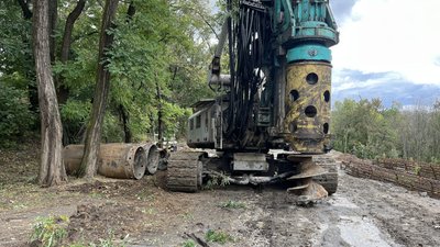 У Полтаві відновили ремонт дороги на вулиці Паїсія Величковського до Монастирської Гори.
