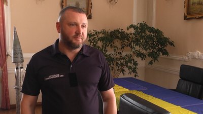 Дозволили виїхати за кордон 609 чоловікам. Як Хмельницька ОВА надає дозвіл на виїзд