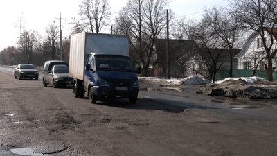 Ямки на дорогах у Чернігові почнуть латати в кінці березня