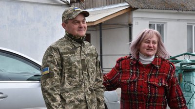 Звільненого з полону Василя Романчка зустріли у Гощанській громаді на Рівненщині