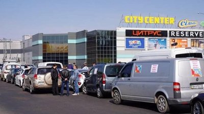 Підприємці Одеси організували автопробіг проти закриття ринків Підприємці Одеси організували автопробіг проти закриття ринків