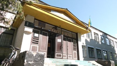 Батьки учнів Дроздівської школи оскаржуватимуть рішення сесії про її закриття у суді Батьки учнів Дроздівської школи оскаржуватимуть рішення сесії про її закриття у суді